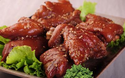 四川特色烤豬蹄技術(shù)培訓(xùn)，用法考究美容之佳品