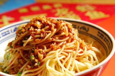 夏季小吃涼面培訓(xùn)哪里有？清爽可口令食客流連忘返